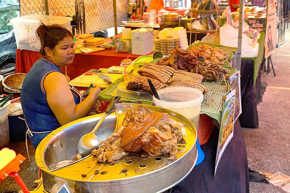 Pop-up Thai food market in Sri Petaling.