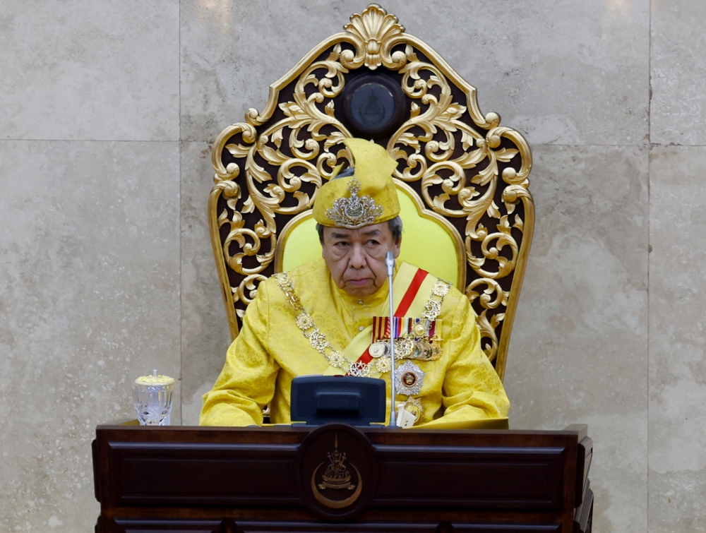 In a statement released online, the Selangor Royal Office said the Sultan was extremely disappointed with Hadi’s statement, the contents of which showed that the PAS president did not read a letter the Sultan Sharafuddin sent him before that. ― Bernama pic