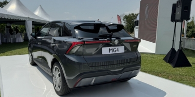 MG4 Malaysia: RWD electric hatchback priced from RM104,000, better than BYD Dolphin? (VIDEO)