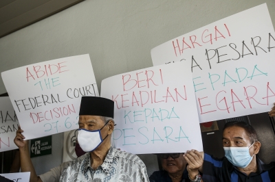 High Court lets ex-civil servants proceed with bid for immediate pension adjustments under pre-2013 formula