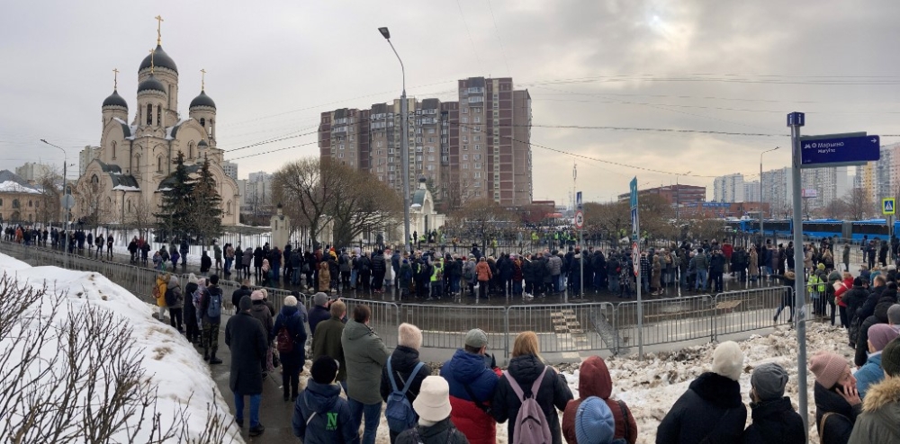 Mourners gather in front of the Mother of God Quench My Sorrows church ahead of a funeral service for late Russian opposition leader Alexei Navalny, in Moscow's district of Maryino on March 1, 2024. — AFP pic