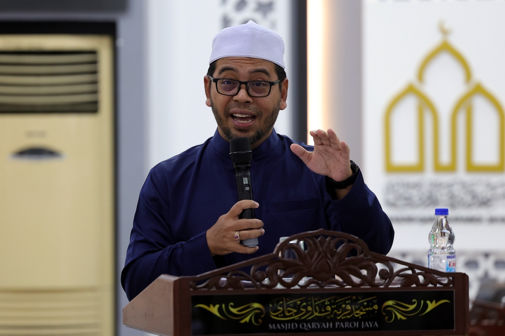 Deputy Minister in the Prime Minister’s Department (Religious Affairs) Zulkifli Hasan said Jakim is committed to constantly monitoring the allocations channelled by the government to the states, especially those involving target groups including Muslim converts. — Bernama pic