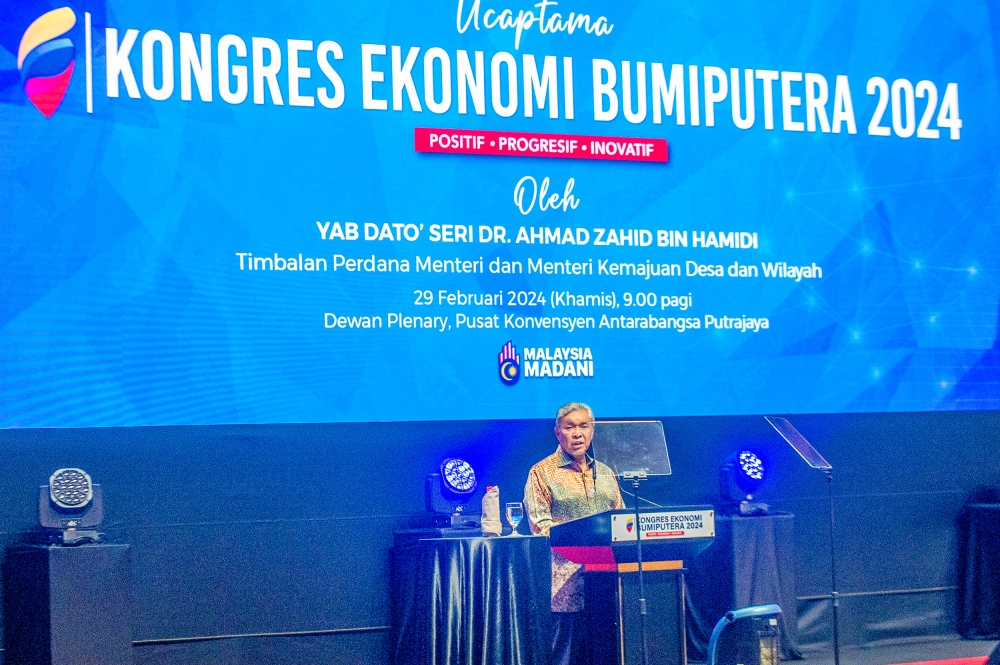 Deputy prime minister Datuk Seri Ahmad Zahid Hamidi in his opening speech attempted to talk sense into the Bumiputera community who have been told for decades that inter-ethnic economic competition — instead of co-operation and interdependence — is inevitable. — Picture by Shafwan Zaidon