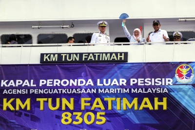 Dr Wan Azizah officiates naming of MMEA’s offshore patrol vessel 1, to patrol Sarawak waters