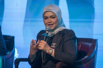 Singer Siti Nurhaliza touched by overwhelming Malaysian support for Palestinians