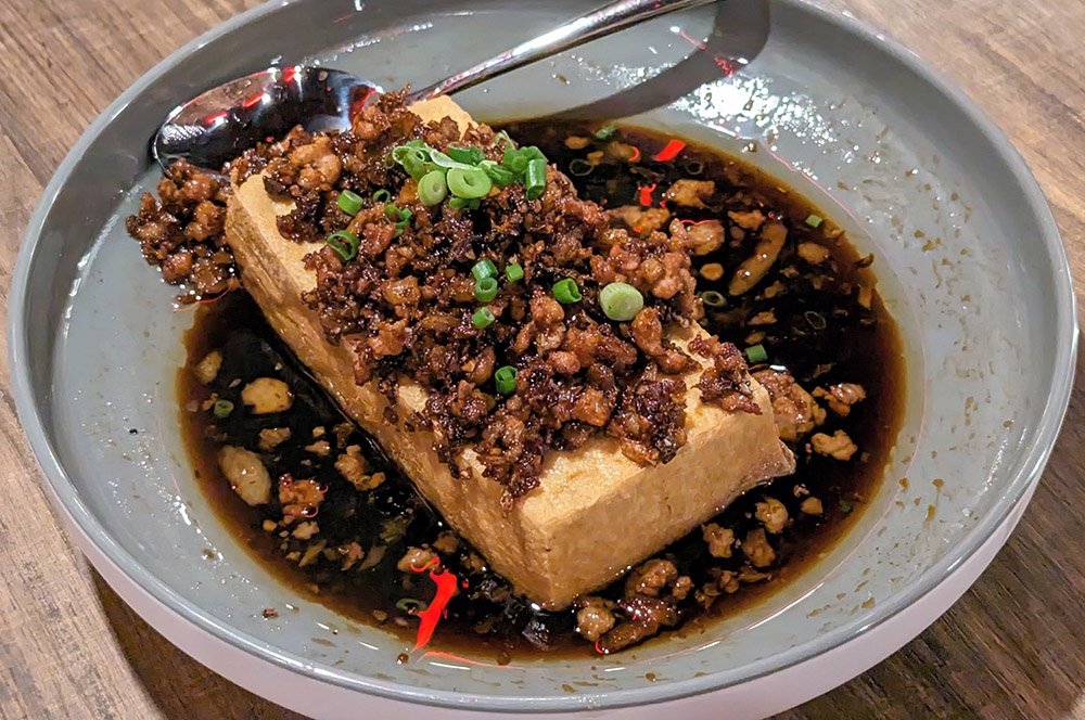 Choy Bo and Minced Pork with Beancurd is a very common dish, but at Táo they take great care to do it well.