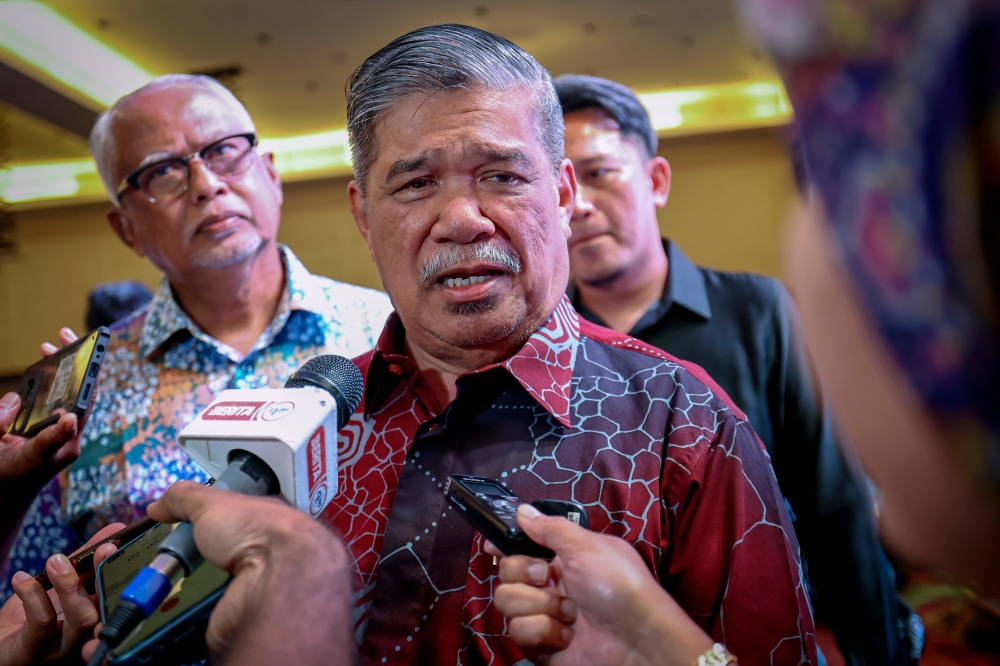 Minister of Agriculture and Food Security, Datuk Seri Mohamad Sabu has urged the Malaysian rice industry to brace for hotter weather conditions forecasted for next year. — Bernama pic