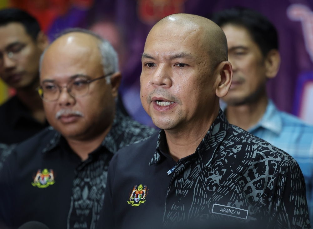 Domestic Trade and Cost of Living (KPDN) Minister Datuk Armizan Mohd Ali said traders who were issued the notice are required to respond within four days to KPDN regarding price adjustments of goods and services made at their respective premises. — Bernama pic 