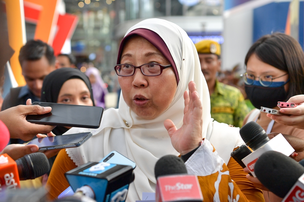 Deputy Minister of Domestic Trade and Cost of Living Fuziah Salleh cautioned traders unaffected by the Sales and Service Tax hike to not take advantage by raising prices to garner extra profits from consumers. — Bernama pic