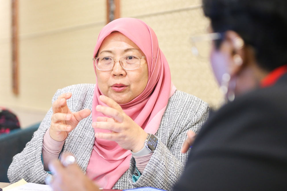 Fuziah said that her ministry executed the Menu Rahmah initiative, despite having no dedicated budget for the initiative that falls under the bigger ‘Payung Rahmah’ programme. — Picture by Miera Zulyana