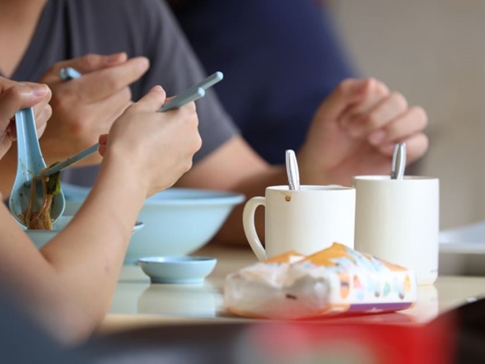 Singapore’s health authorities have started a movement to encourage F&B operators to offer beverages with less sugar as a default. — TODAY pic