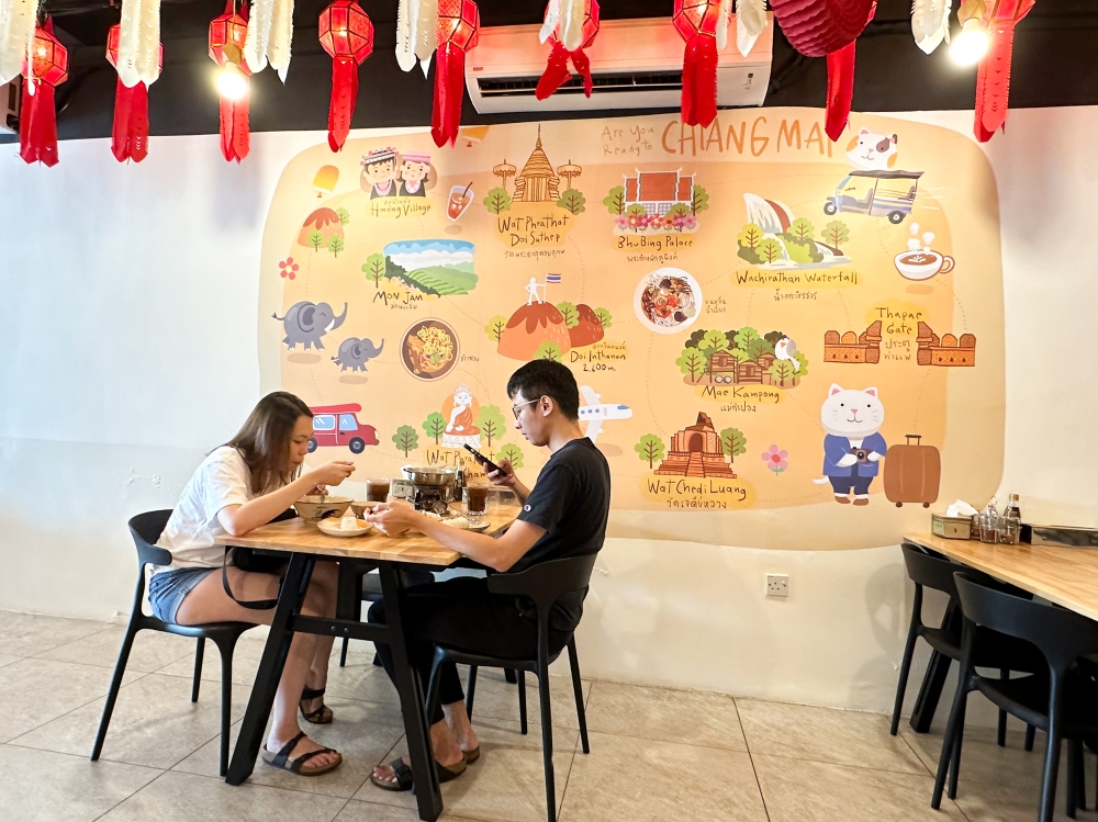 Murals like this one depicting landmarks all around Chiang Mai evokes memories about the place.