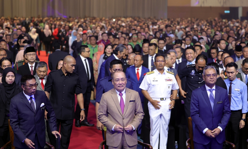 Sabah Chief Minister Datuk Seri Hajiji Noor (centre) at the 2024 Assembly of State and Federal Civil Servants in Kota Kinabalu March 4, 2024. — Bernama pic