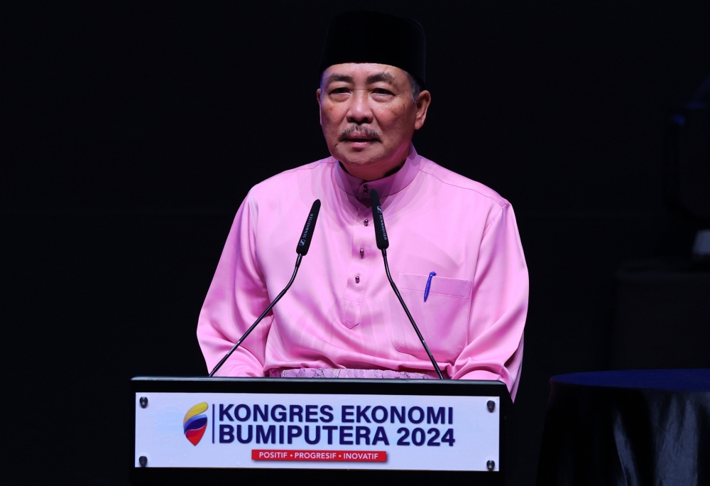 Chief Minister Datuk Seri Hajiji Noor said this year Sabah will receive a RM6.6 billion development fund for various programmes including Tamu Desa development; cleaning and treating Sungai Tuaran; flood mitigation project; new schools; upgrading and maintenance of dilapidated schools; as well as the construction of new clinics. — Bernama pic 