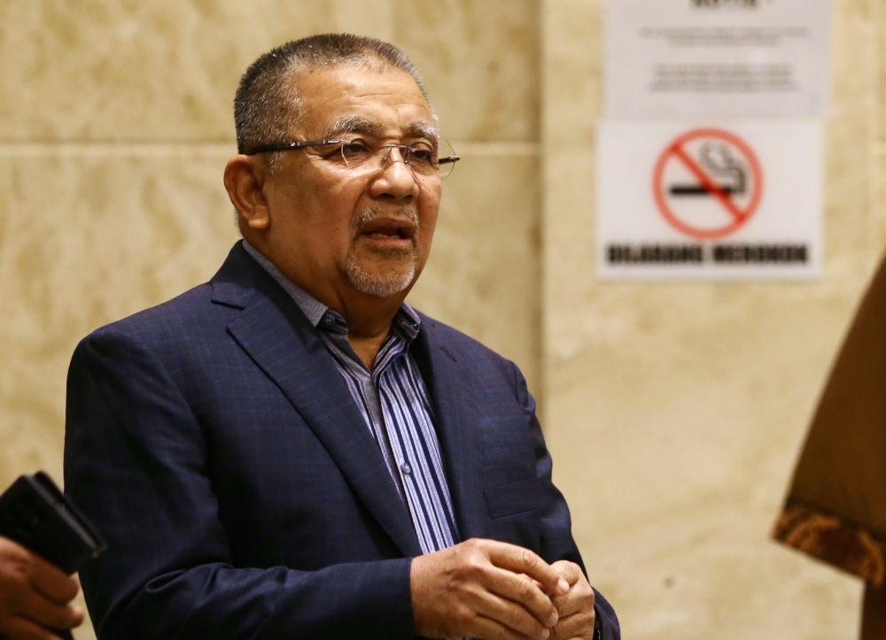 The prosecution has filed an appeal in the Federal Court against the decision of the Court of Appeal yesterday which acquitted former Felda chairman Tan Sri Mohd Isa Abdul Samad of all nine charges of corruption involving RM3 million over the agency’s purchase of Merdeka Palace Hotel & Suites (MPHS) in Kuching, Sarawak. — Bernama pic