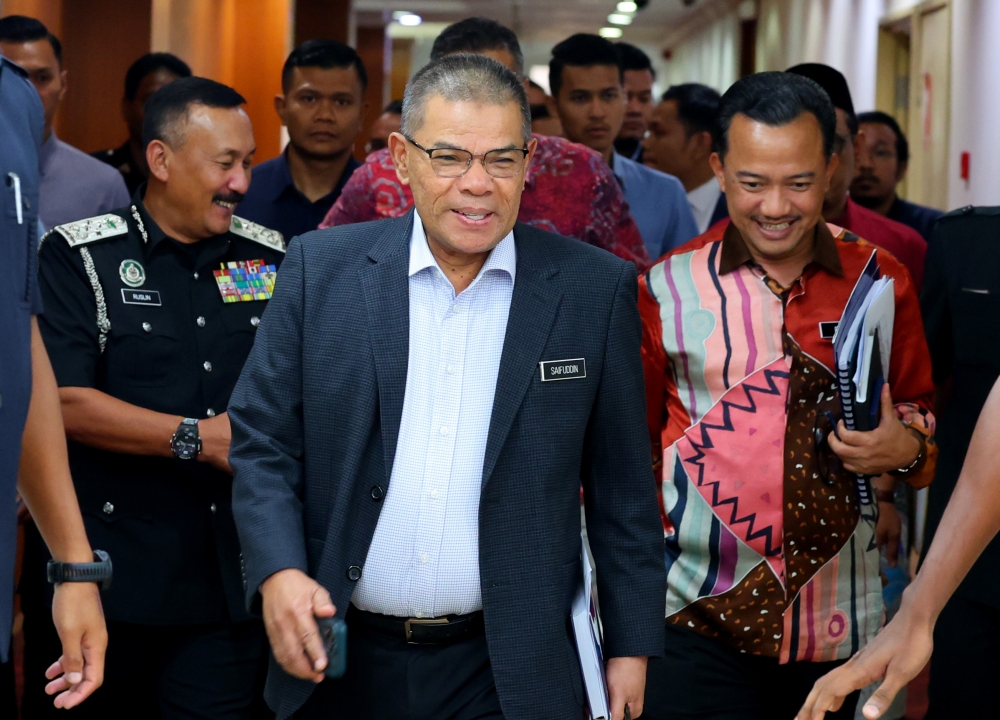 Home Minister Datuk Seri Saifuddin Nasution Ismail today said the Cabinet has agreed to the tabling of the constitutional amendment to Malaysia’s citizenship law that could hamper some stateless children from becoming Malaysian. — Bernama pic 