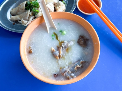 Get a bowlful of nostalgia from this 50-year plus porridge stall in PJ Old Town’s Medan Selera Jati