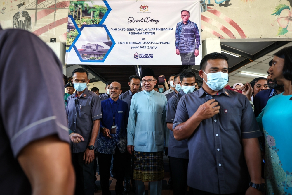 Prime Minister Datuk Seri Anwar Ibrahim visits the Seberang Jaya Hospital March 9, 2024. Anwar will make his maiden visit to Germany from March 10 to 15. — Bernama pic