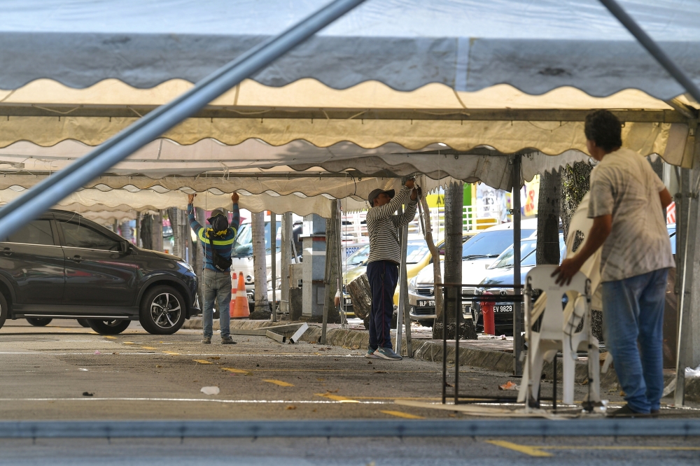 Ramadan bazaar tents being set up at the Desa Pandan Ramadan bazaar site in Kuala Lumpur, March 10, 2024. — Bernama pic 