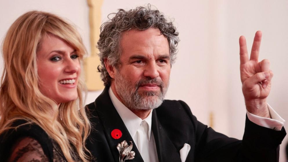 Mark Ruffalo sporting a red pin in support for ceasefire calls in the ongoing Israel-Palestine conflict. — AFP pic