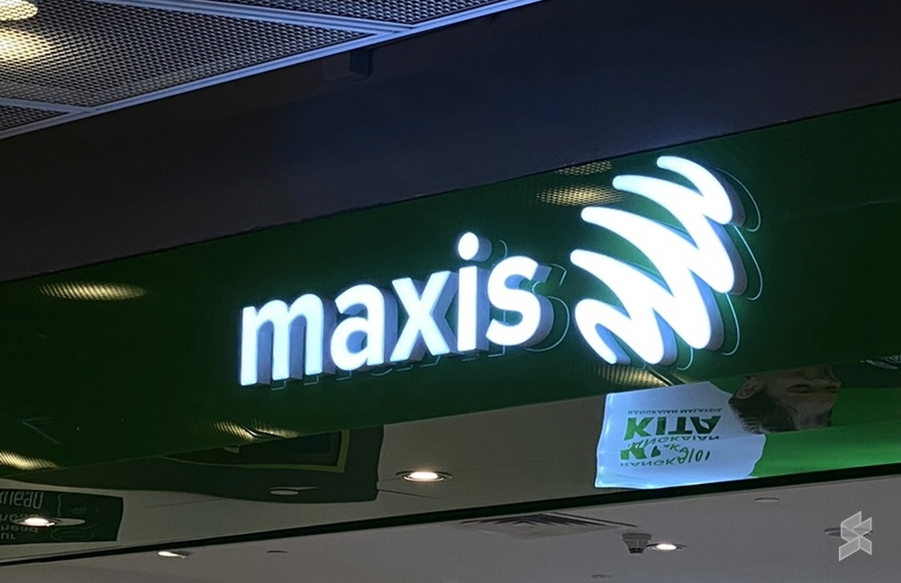 According to Maxis, the collaboration with Nokia will explore the implementation of newer technologies to further fortify Maxis’ networks, strengthening security and reliability. This includes quantum-safe optical networking that protects against threats by both classical and quantum computers. — SoyaCincau pic