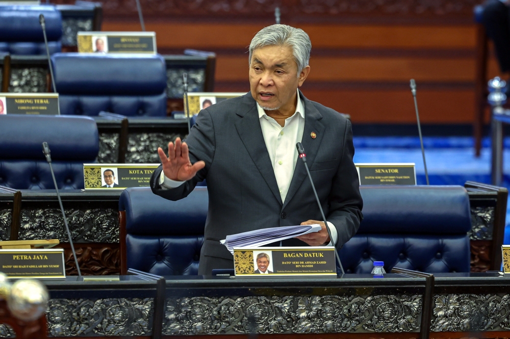 Wishing all Muslims in Malaysia a blessed fasting month starting tomorrow, Deputy Prime Minister Datuk Seri Ahmad Zahid Hamidi said Ramadan is a month filled with blessings and mercy, offering various opportunities to experience piety and seek forgiveness from Allah SWT. — Bernama pic 