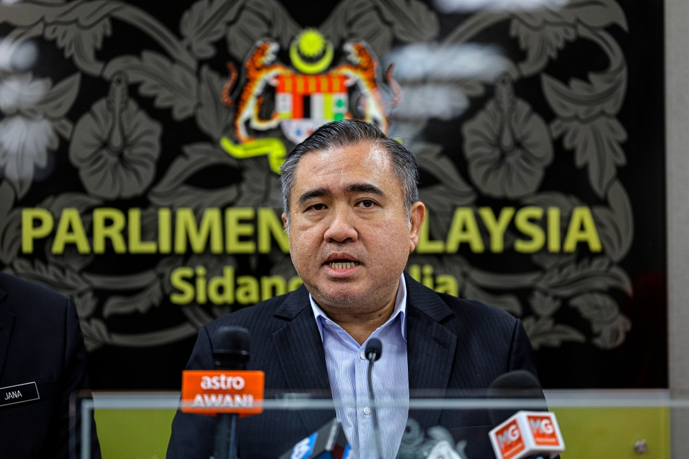 Transport Minister Anthony Loke Siew Fook says his ministry will evaluate the concept proposals of the Kuala Lumpur-Singapore high-speed rail (HSR) project with a focus on minimising the financial implications for the government. — Bernama pic