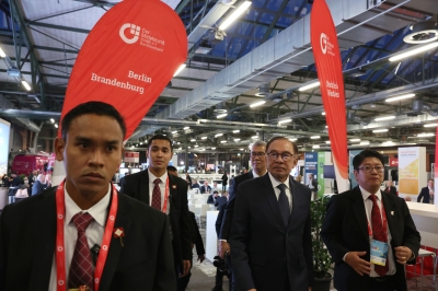 PM Anwar arrives in Hamburg for one-day visit