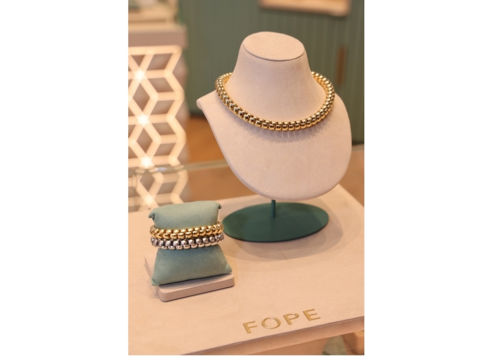 FOPE’s Luna collection, featuring bracelets in white and yellow gold, with a stunning yellow gold necklace — Picture courtesy of FOPE