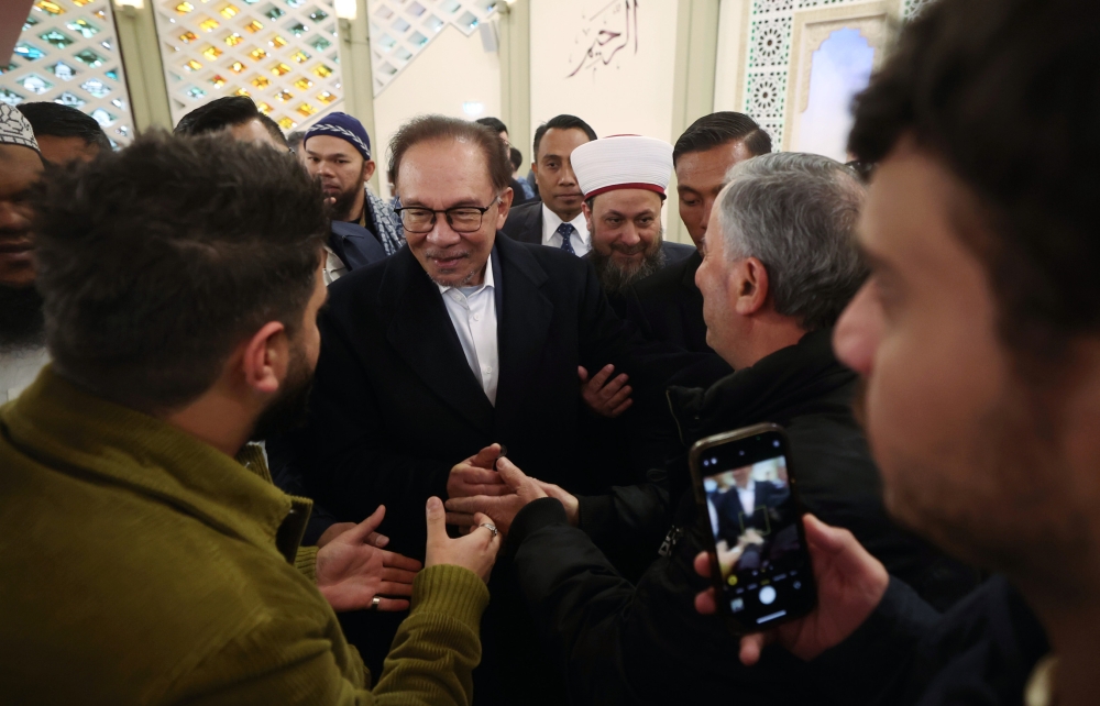  Prime Minister Datuk Seri Anwar Ibrahim stressed the necessity of working on a peaceful resolution to the Gaza conflict. — Bernama pic