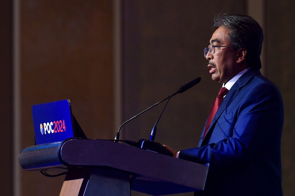 Plantation and Commodities Minister Datuk Seri Johari Abdul Ghani said the ministry and Petronas Dagangan plan to expand the collection network of used cooking oil to 50 Petronas petrol stations nationwide and to attract the participation of 15,000 members of the public. — Bernama pic