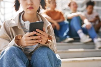 Study shows 44pc of US teens say not having their smartphone makes them feel anxious