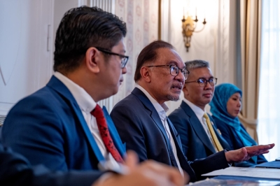 马来西亚总理安瓦尔表示，马来西亚欢迎澳大利亚决定恢复对近东救济工程处的资助