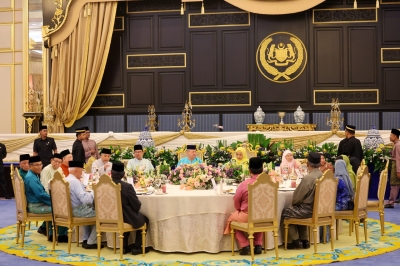 King, Queen break fast with Unity Government leaders and foreign dignitaries