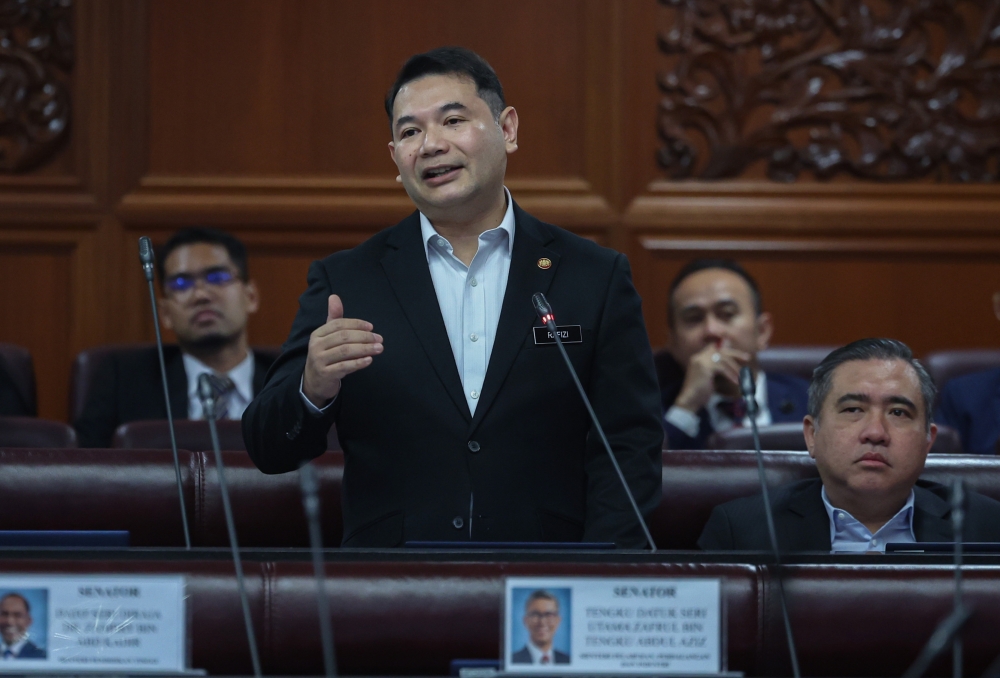Economic Affairs Minister Rafizi Ramli said 5,692,196 million individuals have registered and updated their information on the Central Database Hub (Padu) since its launch till March 18. — Bernama pic