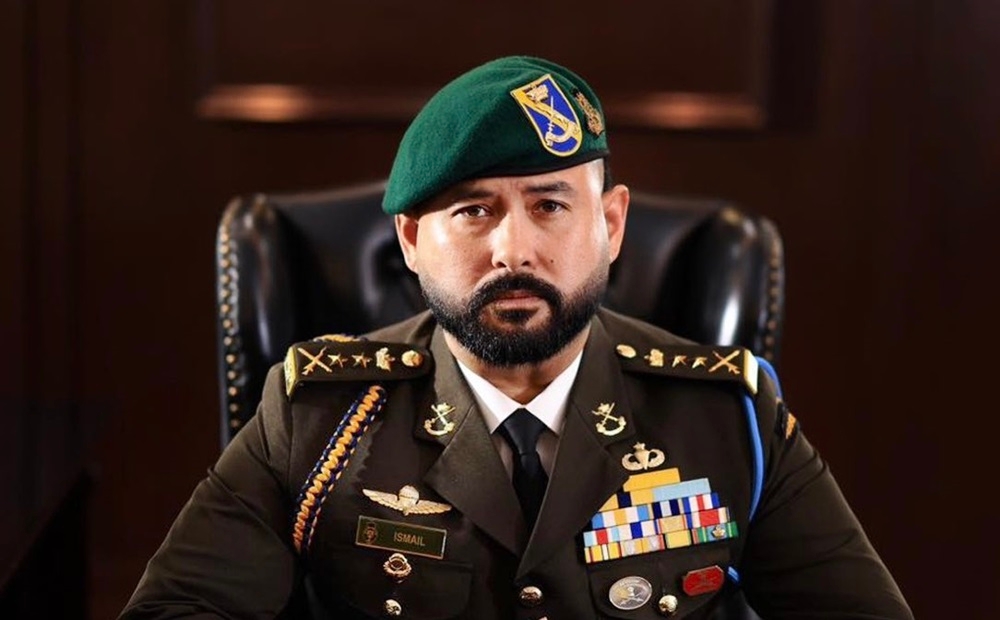 Regent of Johor Tunku Mahkota Ismail Sultan Ibrahim commended the Johor State Islamic Religious Council and the Royal Malaysian Police for their swift action relating to the recent ‘Allah’ socks issue. — Picture via Facebook/HRH Crown Prince of Johor