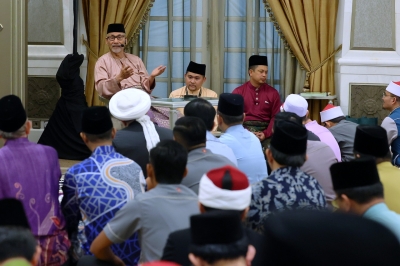 Anwar breaks fast with religious figures, leaders at Seri Perdana