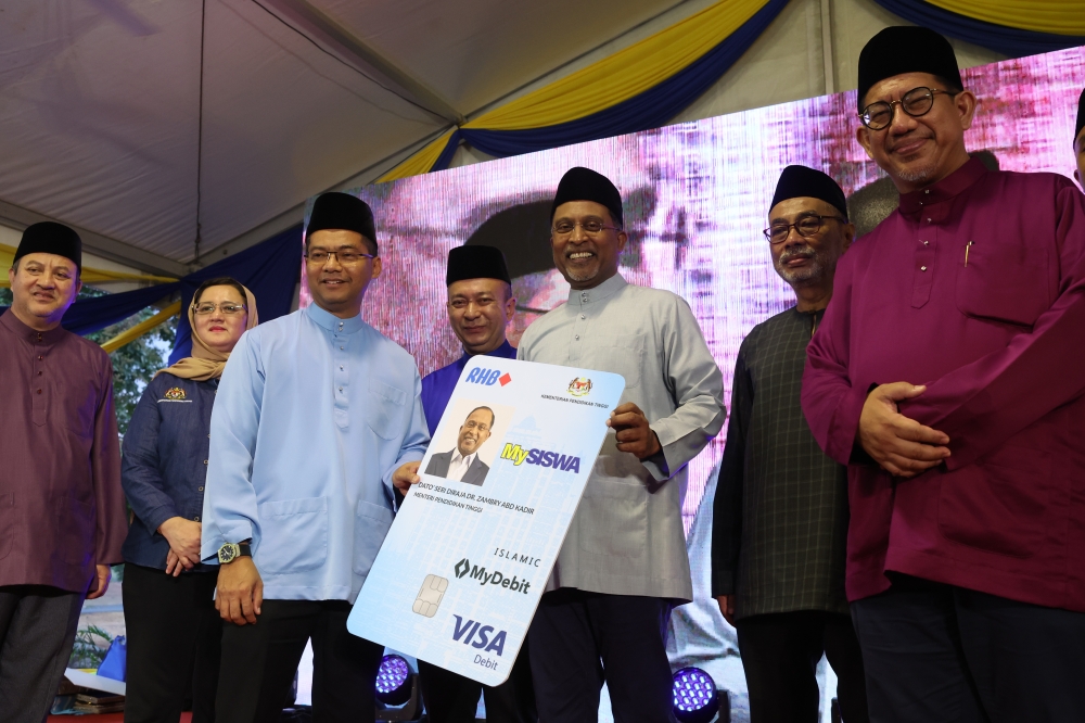 Higher Education Minister Datuk Seri Zambry Abd Kadir at the launch of ‘MySiswa Card’ initiative in Arau March 23, 2024. — Bernama pic