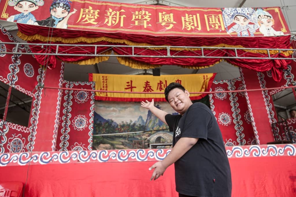 Loo Zhi Hua said sometimes he gets the script on the day of performance. — Picture by Farhan Najib