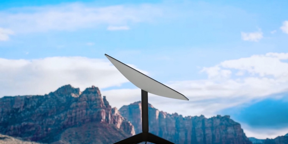 Communications Minister Fahmi Fadzil says Malaysia is currently testing three emerging technologies which will be considered by MCMC to enhance the country’s telecommunication coverage. ― SoyaCincau pic