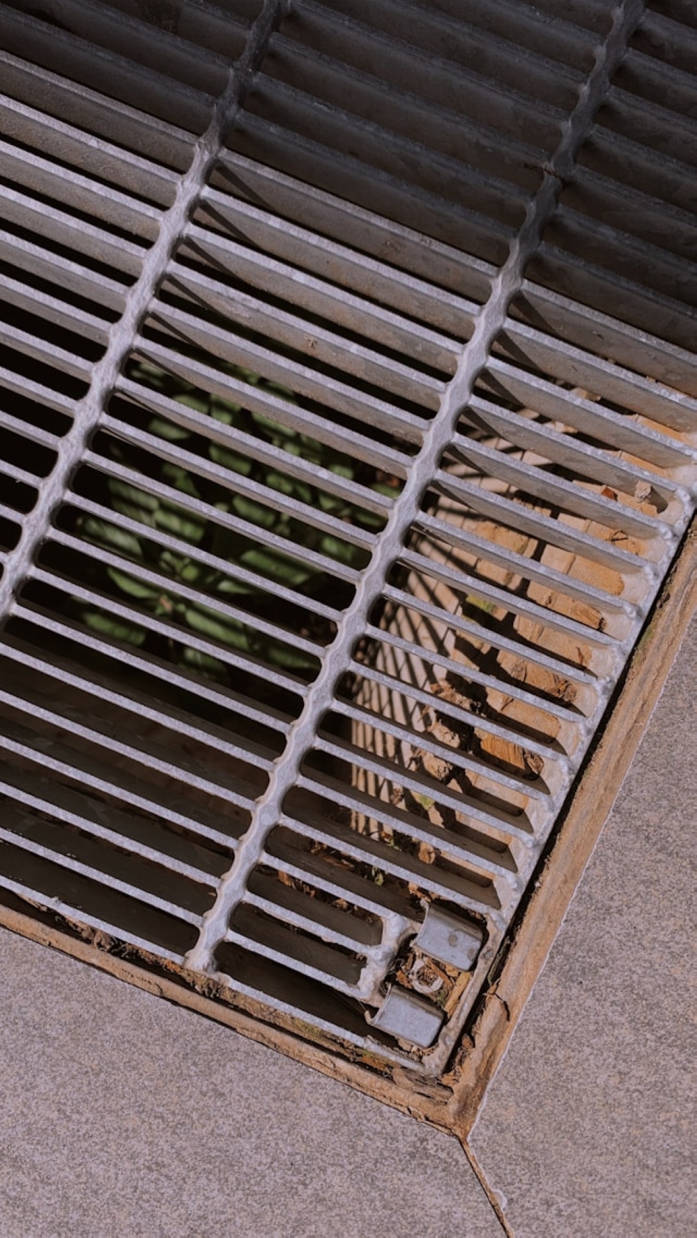 Australian emergency workers today said they rescued a man who was stuck in a Brisbane storm drain for 36 hours after apparently trying to retrieve a dropped mobile phone. — Picture via unsplash.com/LennonCheng