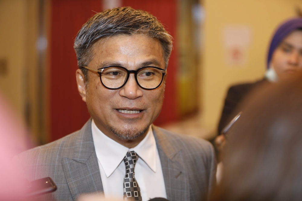 Deputy Minister I for Education, Innovation and Talent Development Datuk Dr Annuar Rapaee said it is critical for the Ministry of Education (MoE) to urgently address the lack of science option teachers. ― The Borneo Post pic