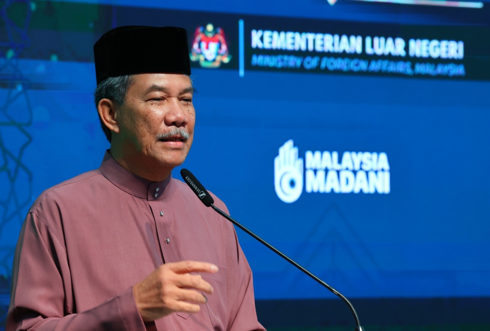 Foreign Minister Datuk Seri Mohamad Hasan said that apart from maintaining good bilateral relations with other countries, expertise in exploring and attracting investment and trade is crucial to drive the country’s economy forward. — Bernama pic 