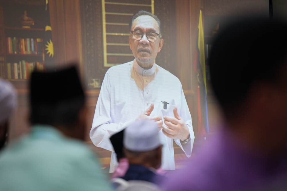 PM Anwar: Muslims must continue to safeguard Al-Azhar tradition of ...