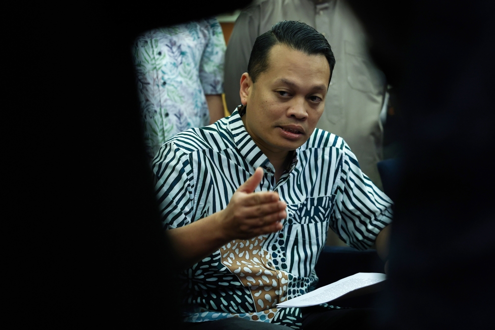 Minister Nik Nazmi Nik Ahmad said that the e-waste management mechanism aims to deal with e-waste generated by households and non-industrial sectors, such as commercial and institutions. — Bernama pic