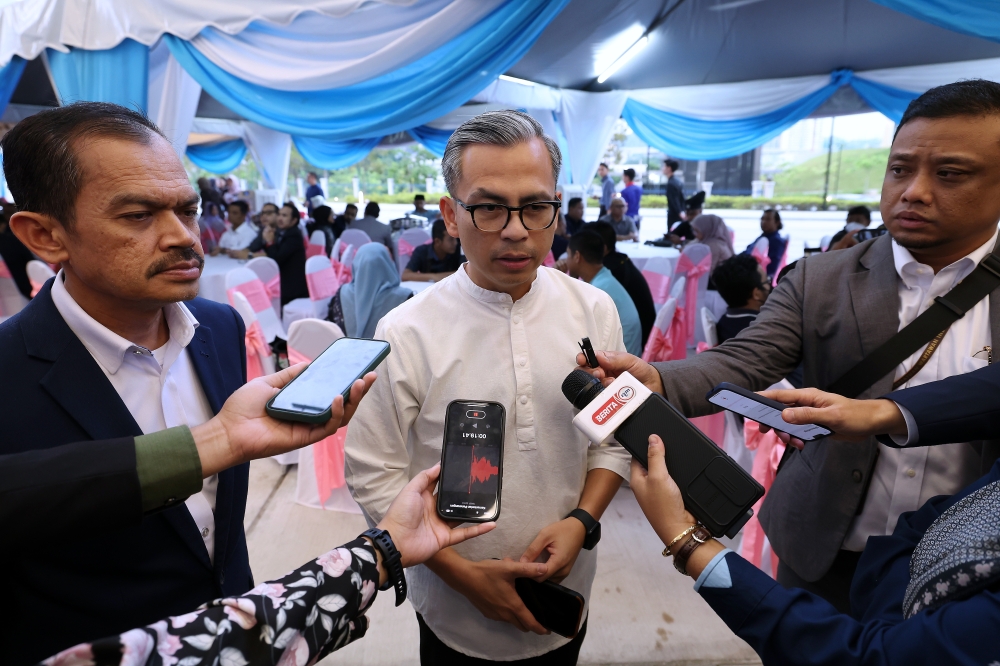 Communications Minister Fahmi Fadzil said a thorough investigation would be carried out and appropriate firm action would be taken against the portal concerned. — Bernama pic
