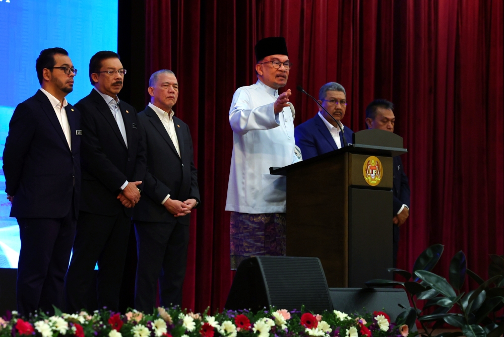 Price of chicken, cooking oil lower than before, says PM Anwar | Malay Mail