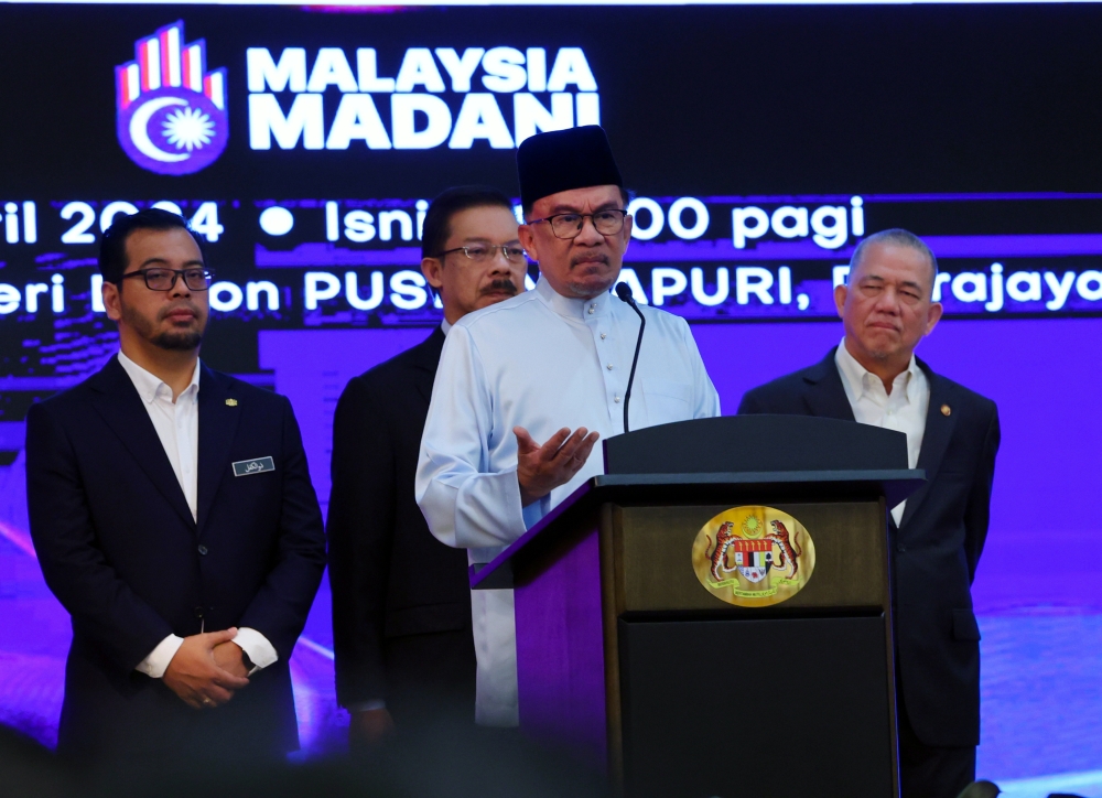 PM Anwar announces RM500 special Aidilfitri aid for civil servants, RM250 for pensioners