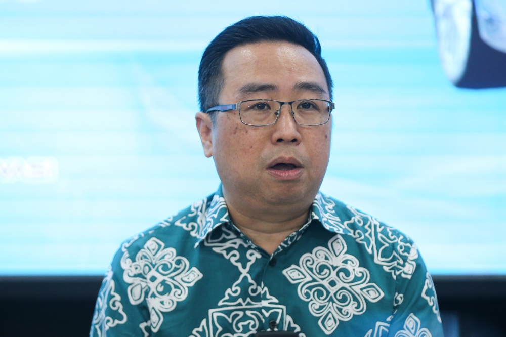 Ministry of Science, Technology and Innovation, Chang Lih Kang speaks during a press conference in Putrajaya April 1, 2024. — Picture by Miera Zulyana