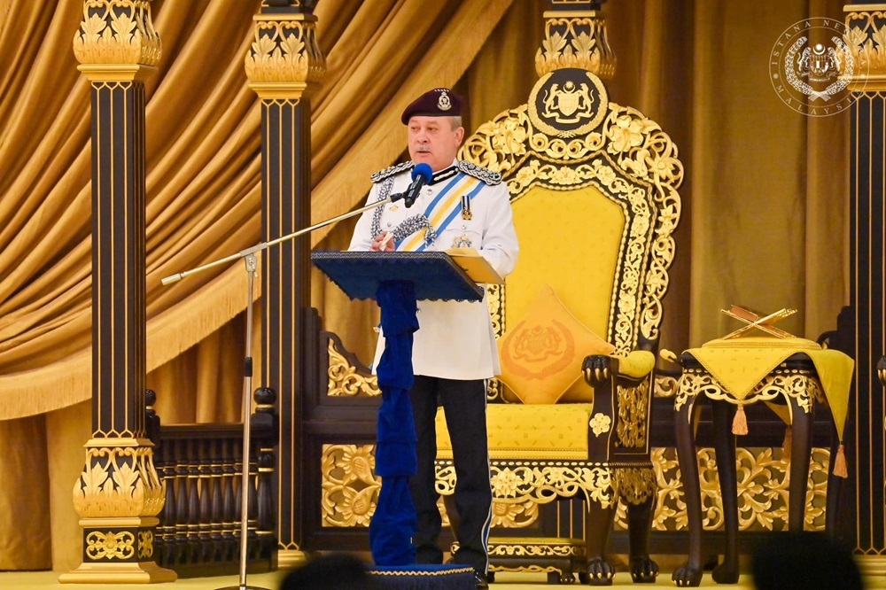 His Majesty Sultan Ibrahim, King of Malaysia today reiterated that combating corruption as the country’s number one enemy is among the main focuses under his reign. — Picture via Facebook/Sultan Ibrahim Sultan Iskandar